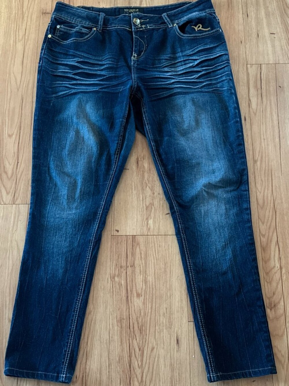 Rocawear Women’s Wisker Fade Dark Wash Sz 16 Embellished Straight Blue Jeans